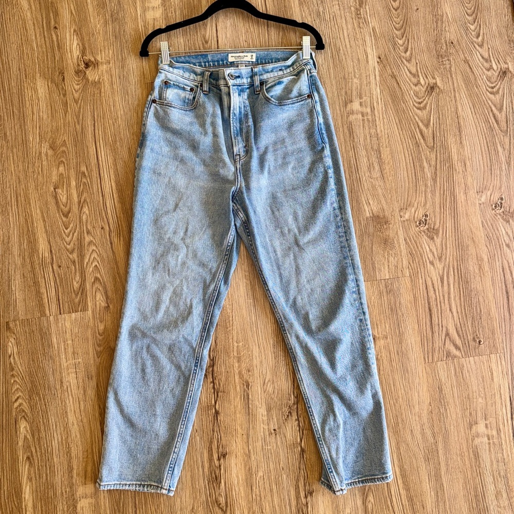 Abercrombie & Fitch High-Rise Light Wash Ankle Straight Jeans- Size 28 - Picture 9 of 15